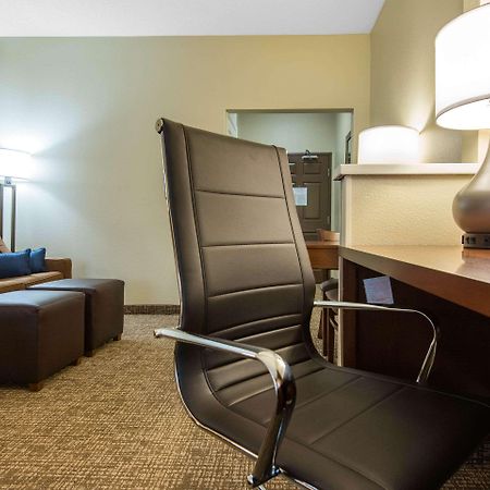 Comfort Suites Rochester Henrietta University Area Zewnętrze zdjęcie