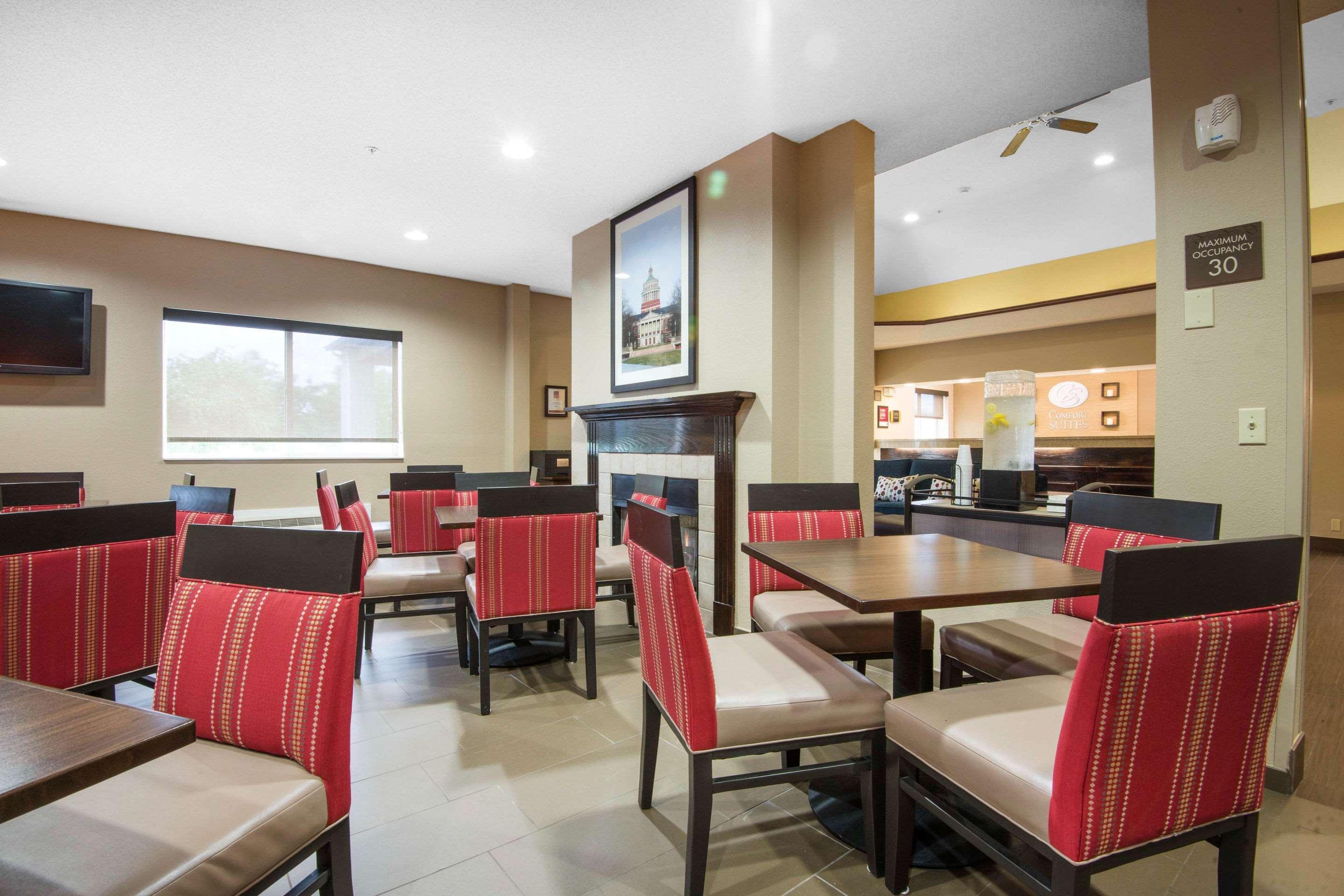 Comfort Suites Rochester Henrietta University Area Zewnętrze zdjęcie