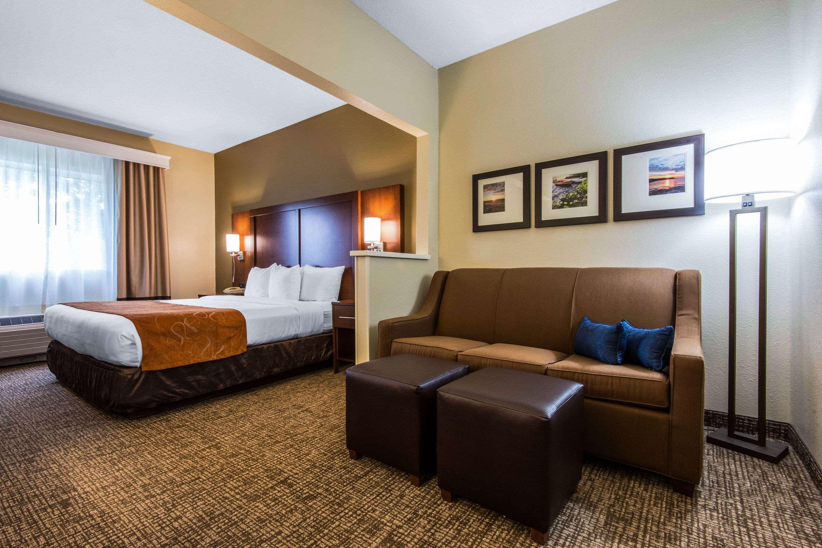 Comfort Suites Rochester Henrietta University Area Zewnętrze zdjęcie
