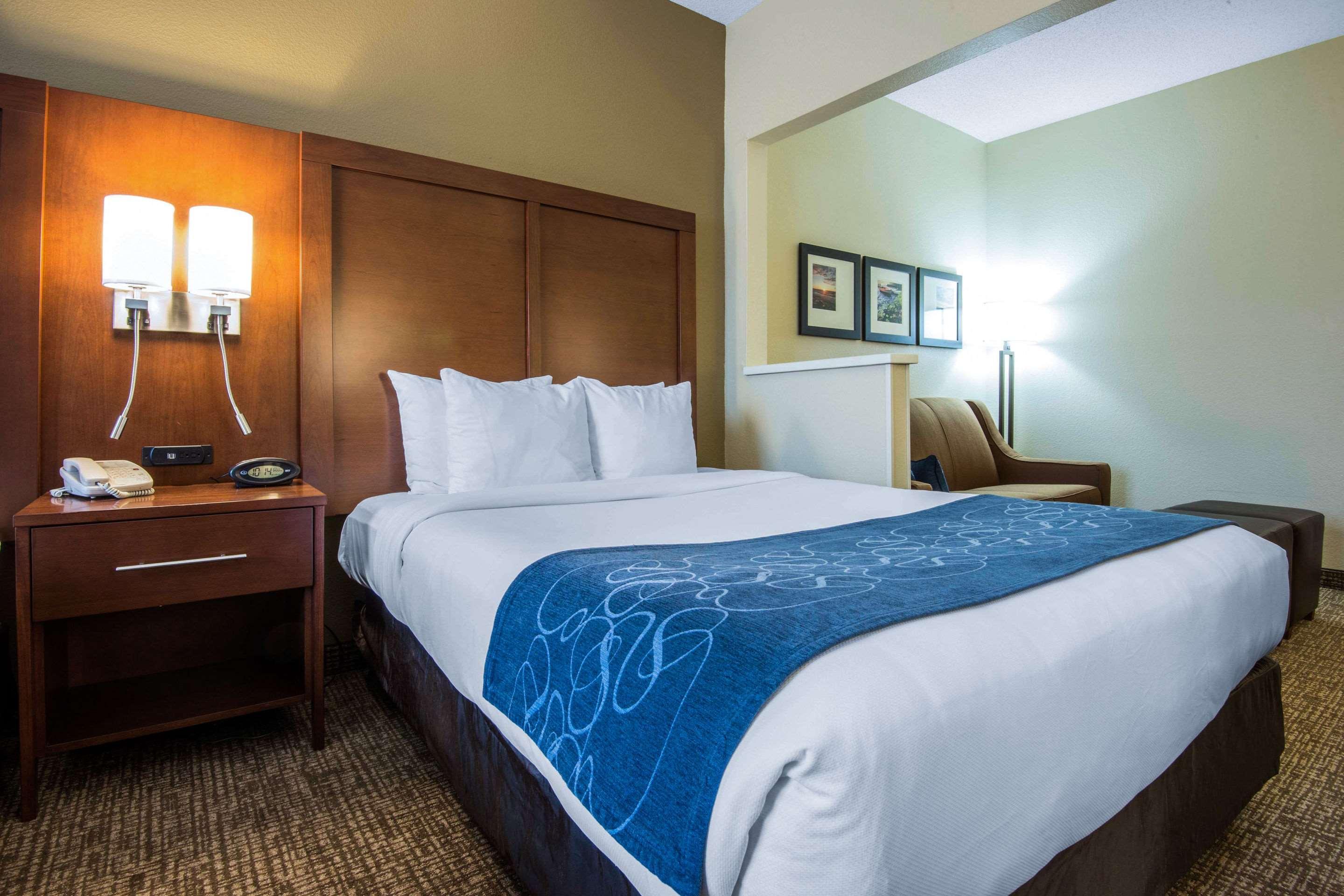 Comfort Suites Rochester Henrietta University Area Zewnętrze zdjęcie