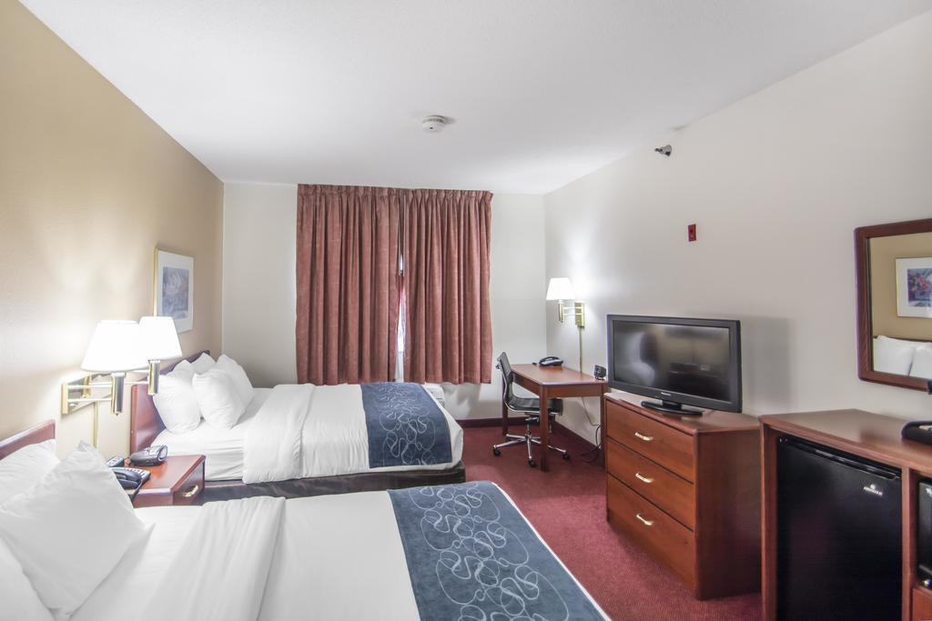 Comfort Suites Rochester Henrietta University Area Zewnętrze zdjęcie