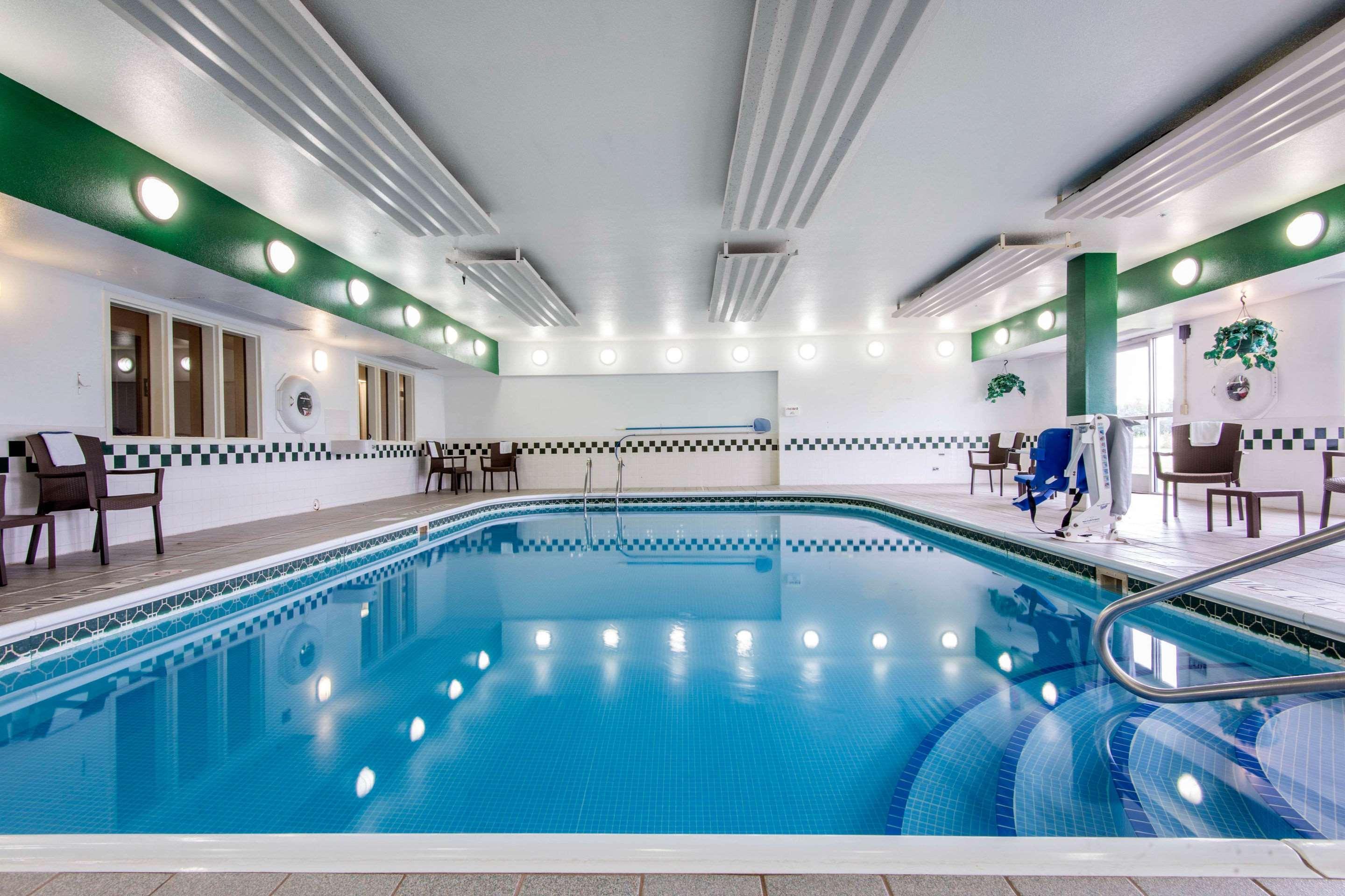 Comfort Suites Rochester Henrietta University Area Zewnętrze zdjęcie