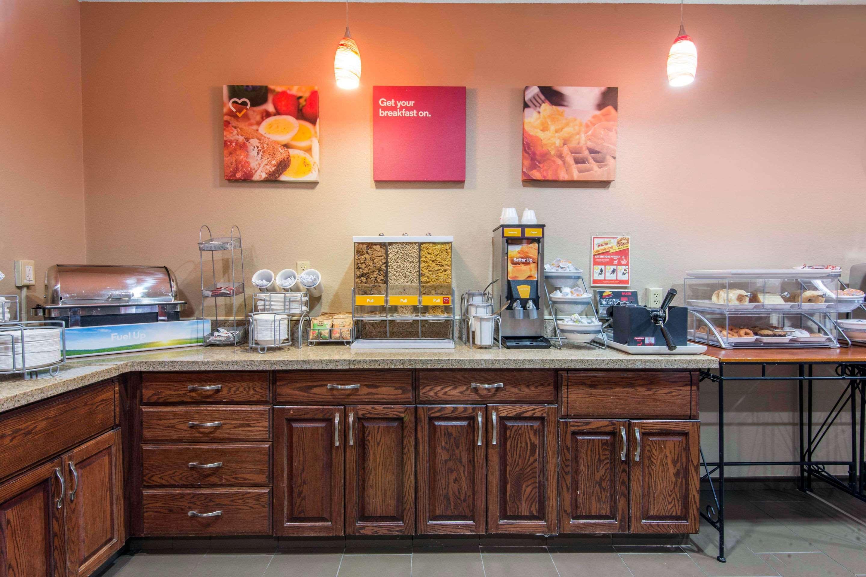 Comfort Suites Rochester Henrietta University Area Zewnętrze zdjęcie