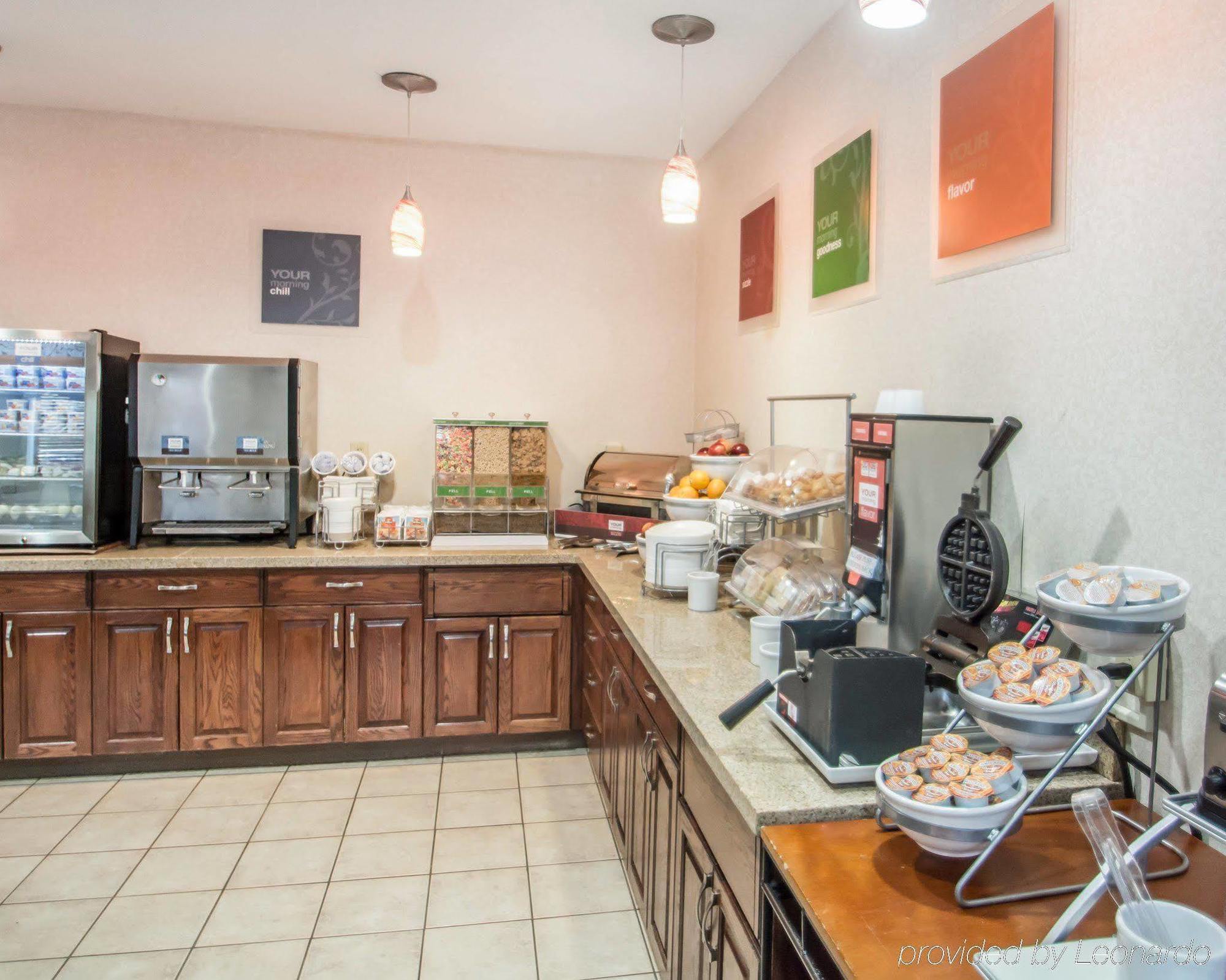 Comfort Suites Rochester Henrietta University Area Zewnętrze zdjęcie